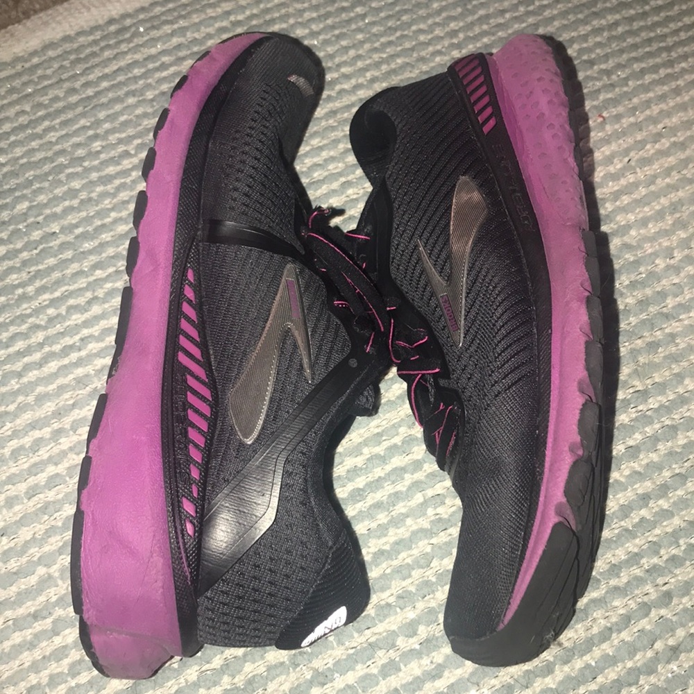BROOKS ADRENALINE 20